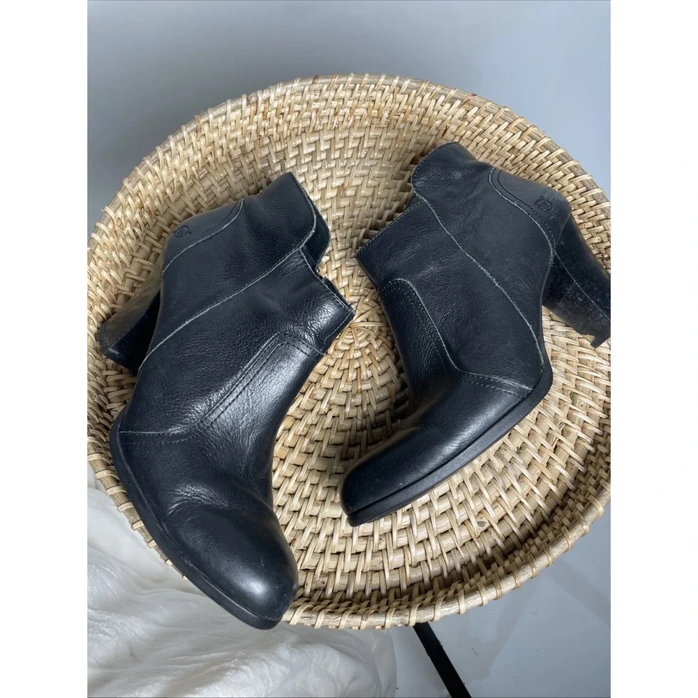 Born Womens 10 Black Ankle Boots Gorpcore Leather Block Heel